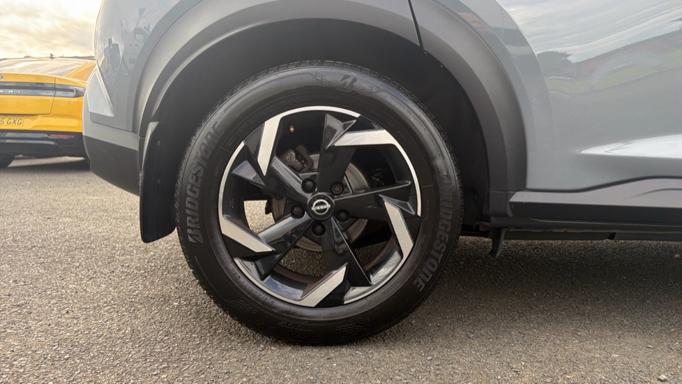 Nissan Juke 1.0 DiG-T 114 N-Connecta 5dr Petrol Hatchback - Image 7