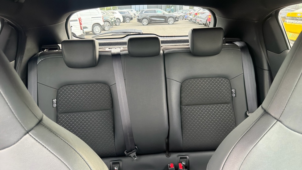 Nissan Juke 1.0 DiG-T 114 N-Connecta 5dr Petrol Hatchback - Image 15