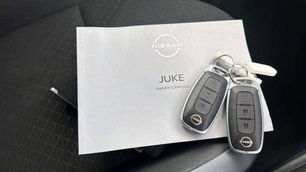 Nissan Juke 1.0 DiG-T 114 N-Connecta 5dr Petrol Hatchback - Image 19