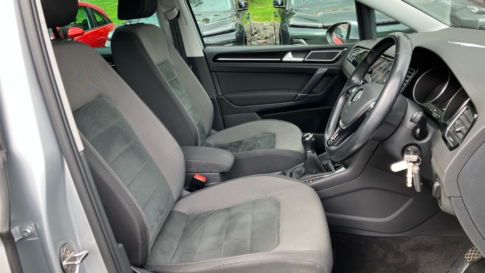 Volkswagen Golf SV 1.5 TSI EVO 130 GT 5dr Petrol Hatchback - Image 47