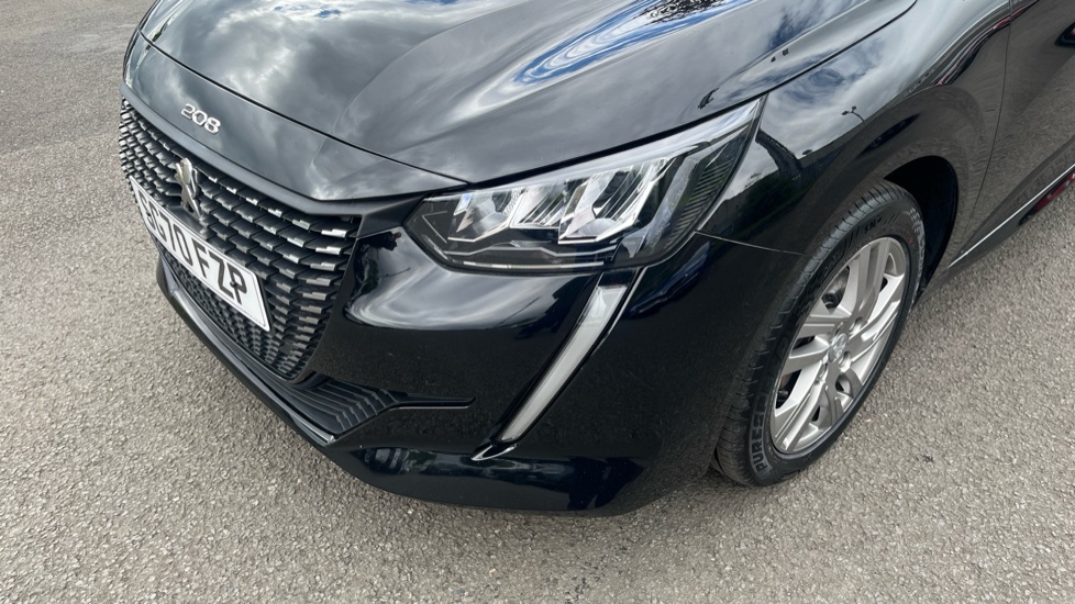 Peugeot 208 1.2 PureTech 100 Active 5dr Petrol Hatchback - Image 29