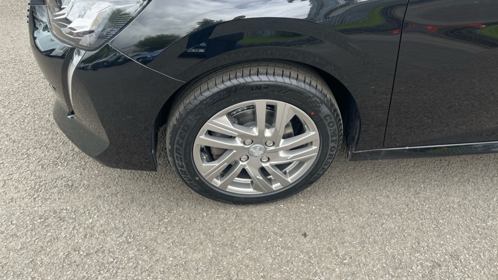 Peugeot 208 1.2 PureTech 100 Active 5dr Petrol Hatchback - Image 30