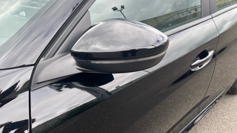 Peugeot 208 1.2 PureTech 100 Active 5dr Petrol Hatchback - Image 31