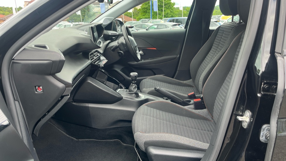 Peugeot 208 1.2 PureTech 100 Active 5dr Petrol Hatchback - Image 32
