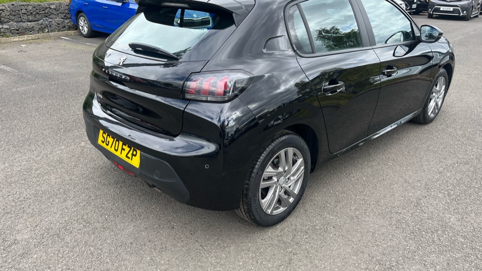 Peugeot 208 1.2 PureTech 100 Active 5dr Petrol Hatchback - Image 38