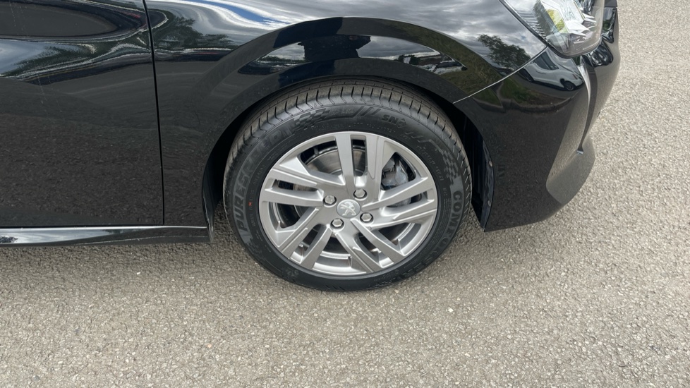 Peugeot 208 1.2 PureTech 100 Active 5dr Petrol Hatchback - Image 43