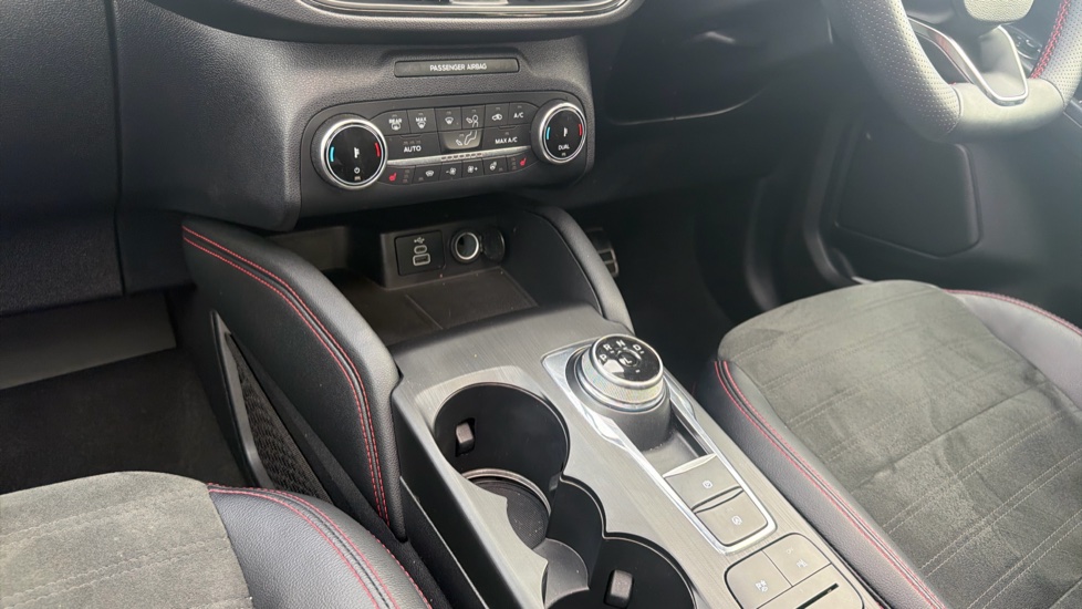 Ford Kuga 2.5 FHEV ST-Line X Edition 5dr CVT Hybrid Estate - Image 13