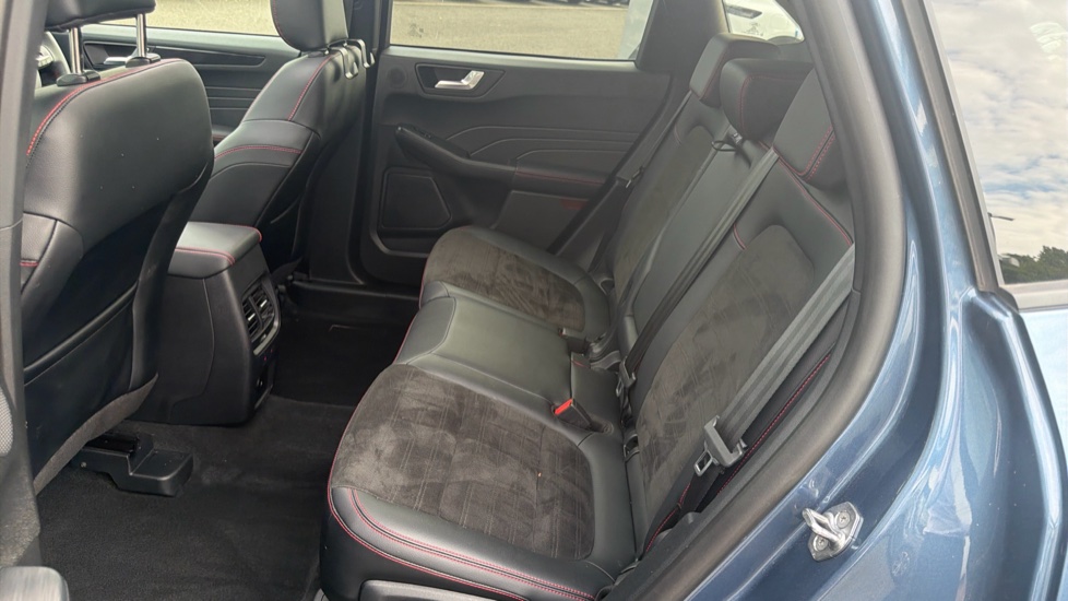 Ford Kuga 2.5 FHEV ST-Line X Edition 5dr CVT Hybrid Estate - Image 16