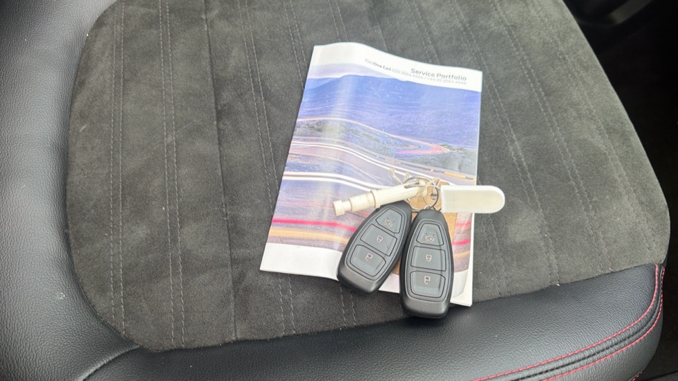 Ford Kuga 2.5 FHEV ST-Line X Edition 5dr CVT Hybrid Estate - Image 19