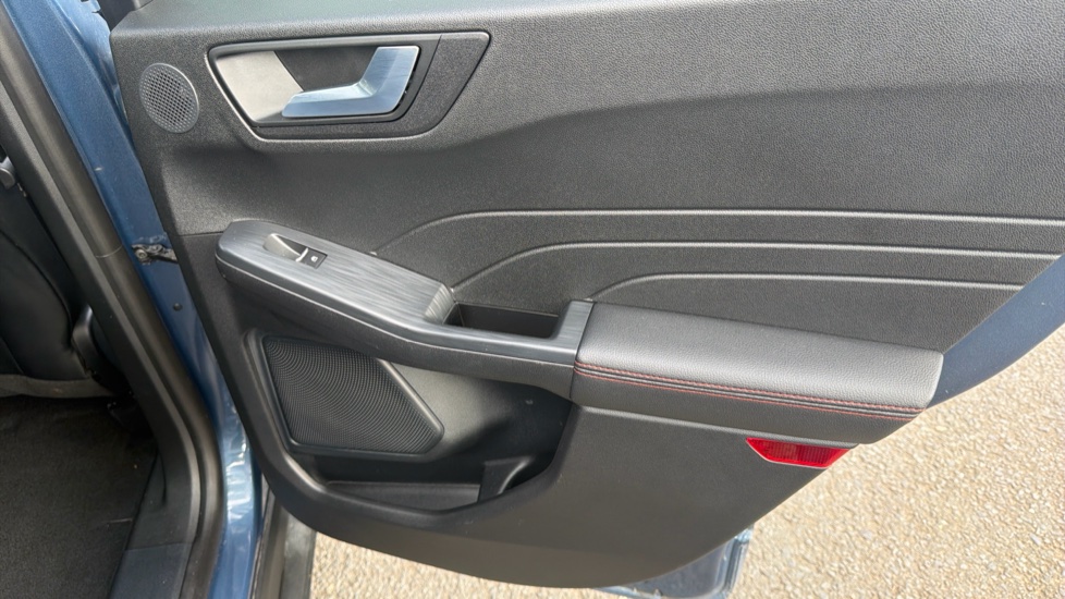 Ford Kuga 2.5 FHEV ST-Line X Edition 5dr CVT Hybrid Estate - Image 22