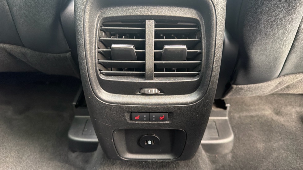 Ford Kuga 2.5 FHEV ST-Line X Edition 5dr CVT Hybrid Estate - Image 23