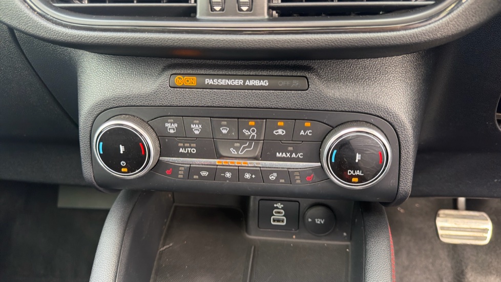 Ford Kuga 2.5 FHEV ST-Line X Edition 5dr CVT Hybrid Estate - Image 32