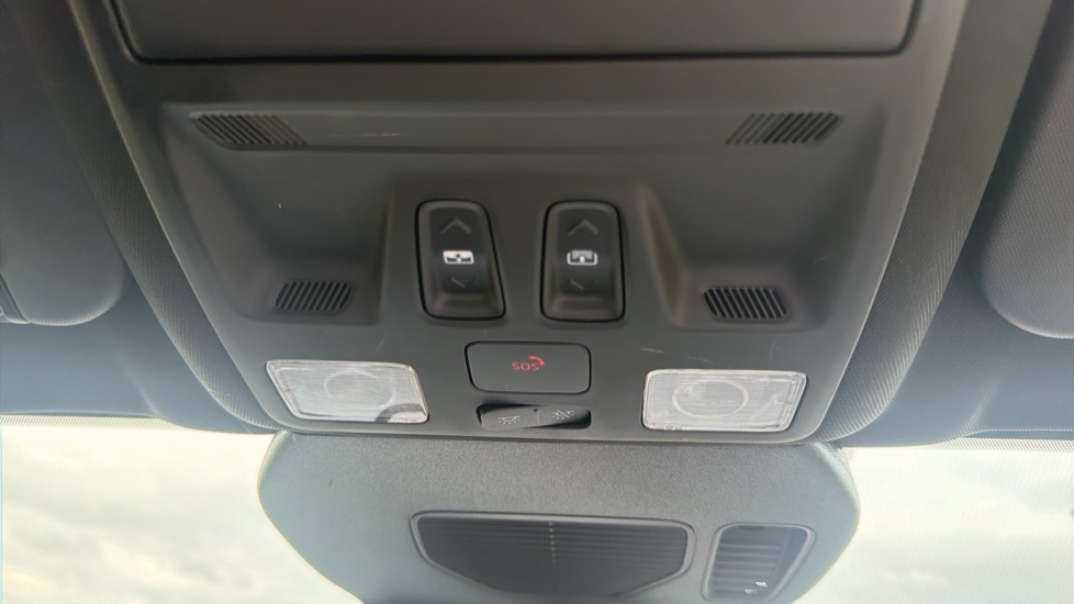 Ford Kuga 2.5 FHEV ST-Line X Edition 5dr CVT Hybrid Estate - Image 34