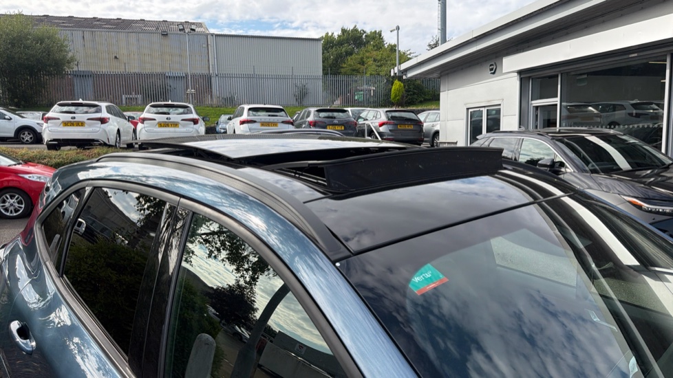 Ford Kuga 2.5 FHEV ST-Line X Edition 5dr CVT Hybrid Estate - Image 35