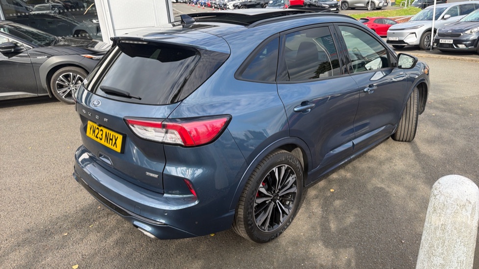 Ford Kuga 2.5 FHEV ST-Line X Edition 5dr CVT Hybrid Estate - Image 39