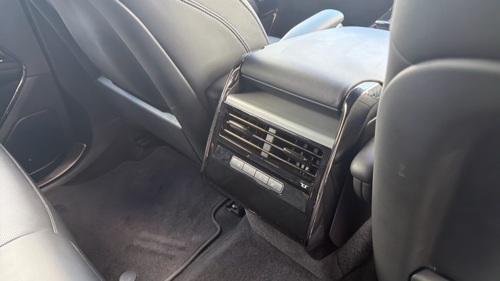 Land Rover Range Rover Sport 3.0 P440e Dynamic SE 5dr Auto Estate - Image 18