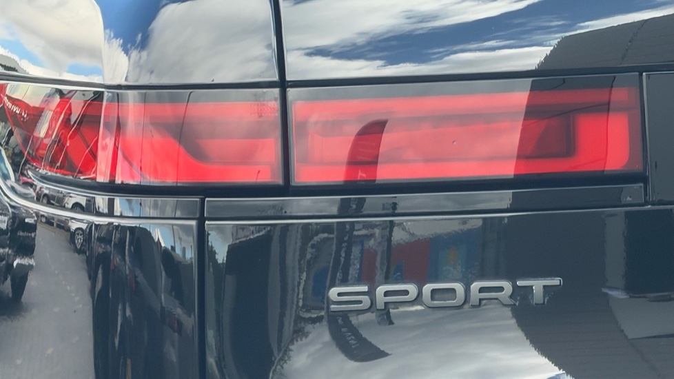 Land Rover Range Rover Sport 3.0 P440e Dynamic SE 5dr Auto Estate - Image 19