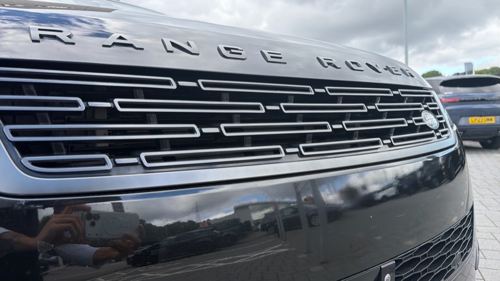 Land Rover Range Rover Sport 3.0 P440e Dynamic SE 5dr Auto Estate - Image 22