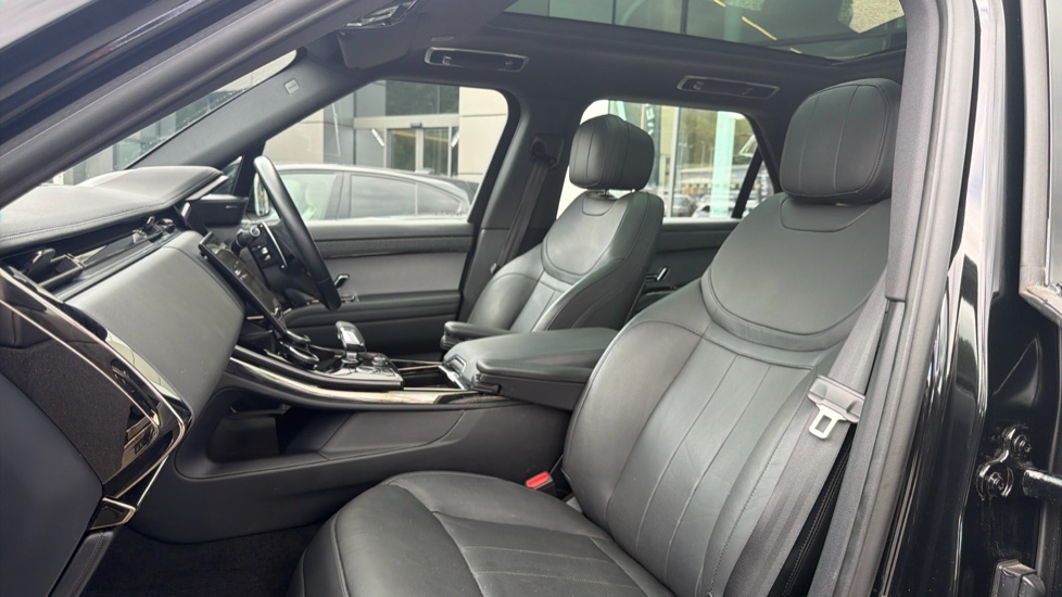 Land Rover Range Rover Sport 3.0 P440e Dynamic SE 5dr Auto Estate - Image 39