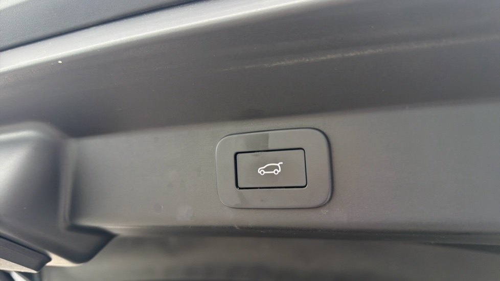 Land Rover Range Rover Sport 3.0 P440e Dynamic SE 5dr Auto Estate - Image 42