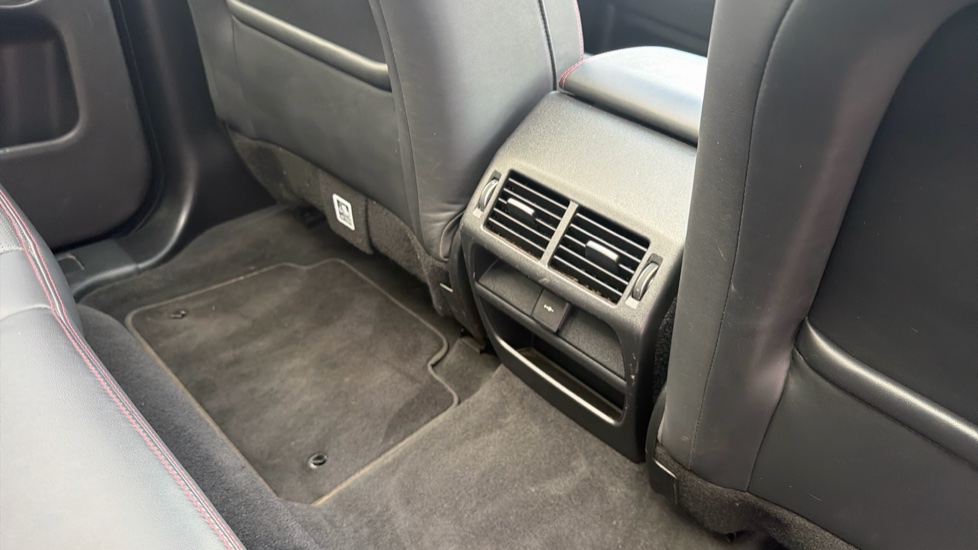 Land Rover Discovery Sport 1.5 P300e R-Dynamic HSE 5dr Auto [5 Seat] Station Wagon - Image 18