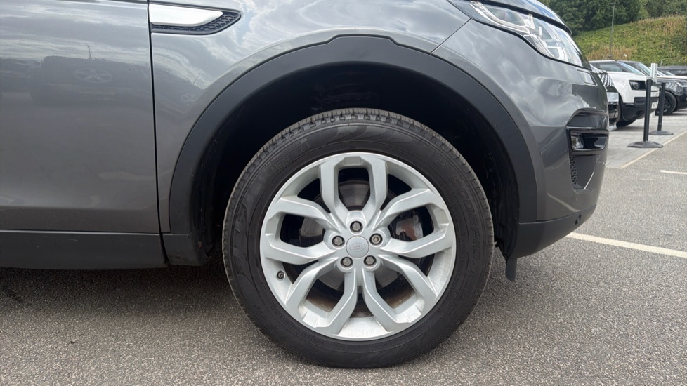 Land Rover Discovery Sport 2.0 TD4 180 HSE 5dr Auto Diesel Station Wagon - Image 8