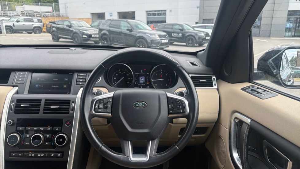 Land Rover Discovery Sport 2.0 TD4 180 HSE 5dr Auto Diesel Station Wagon - Image 15