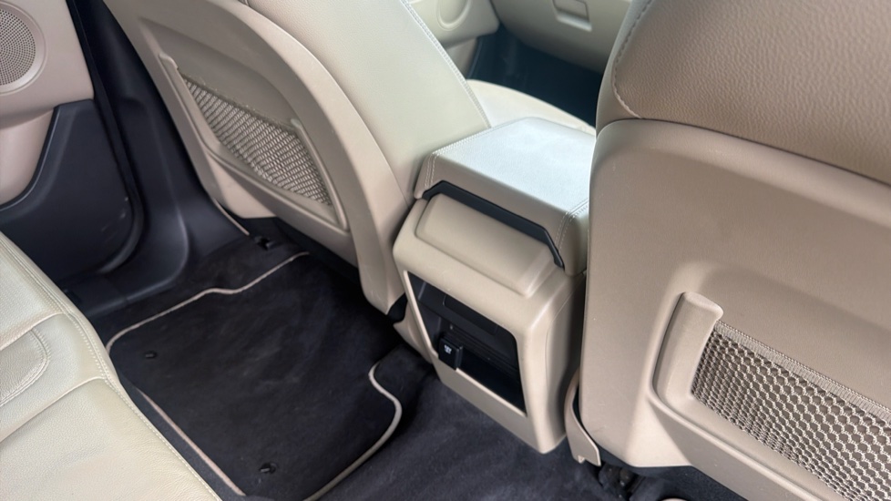 Land Rover Discovery Sport 2.0 TD4 180 HSE 5dr Auto Diesel Station Wagon - Image 18