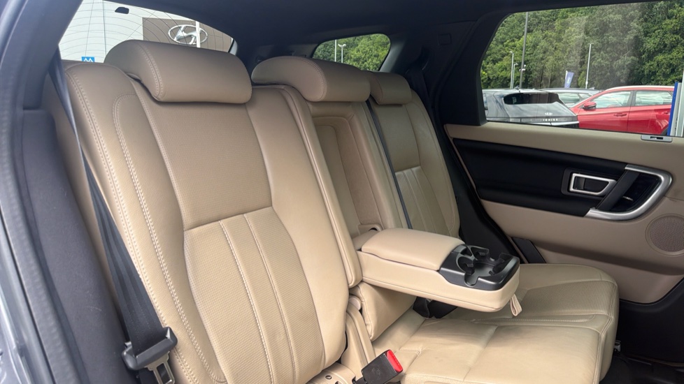 Land Rover Discovery Sport 2.0 TD4 180 HSE 5dr Auto Diesel Station Wagon - Image 20