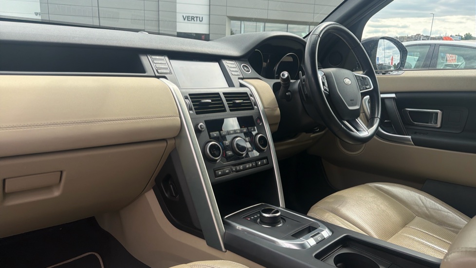 Land Rover Discovery Sport 2.0 TD4 180 HSE 5dr Auto Diesel Station Wagon - Image 24