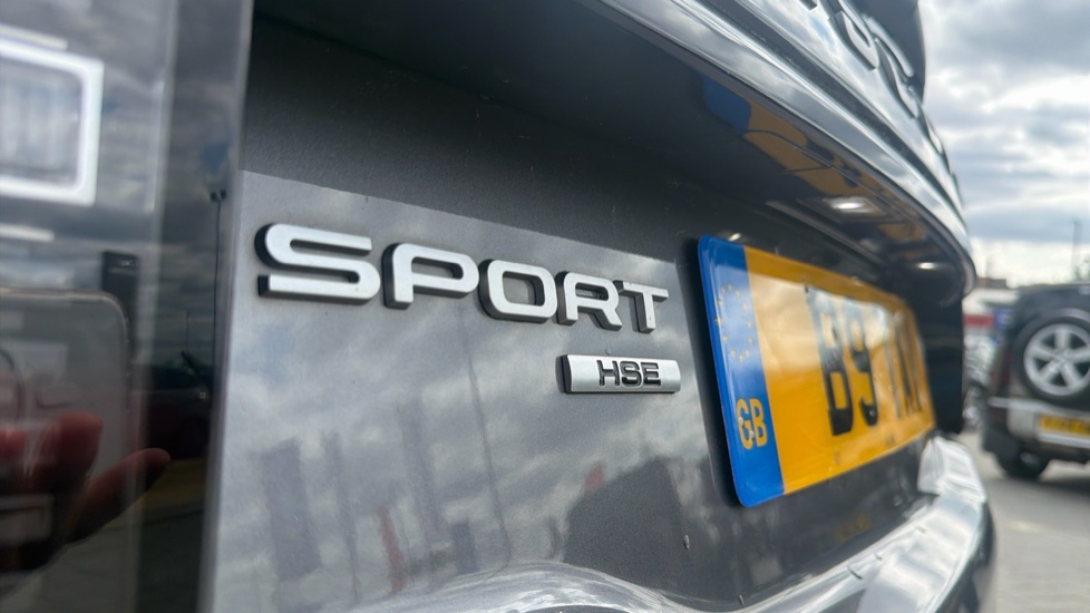 Land Rover Discovery Sport 2.0 TD4 180 HSE 5dr Auto Diesel Station Wagon - Image 27