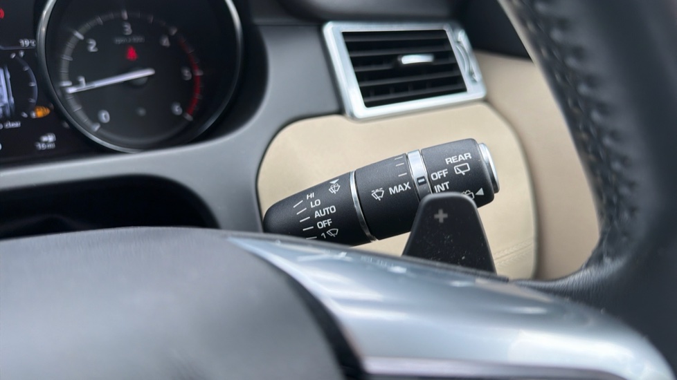 Land Rover Discovery Sport 2.0 TD4 180 HSE 5dr Auto Diesel Station Wagon - Image 37