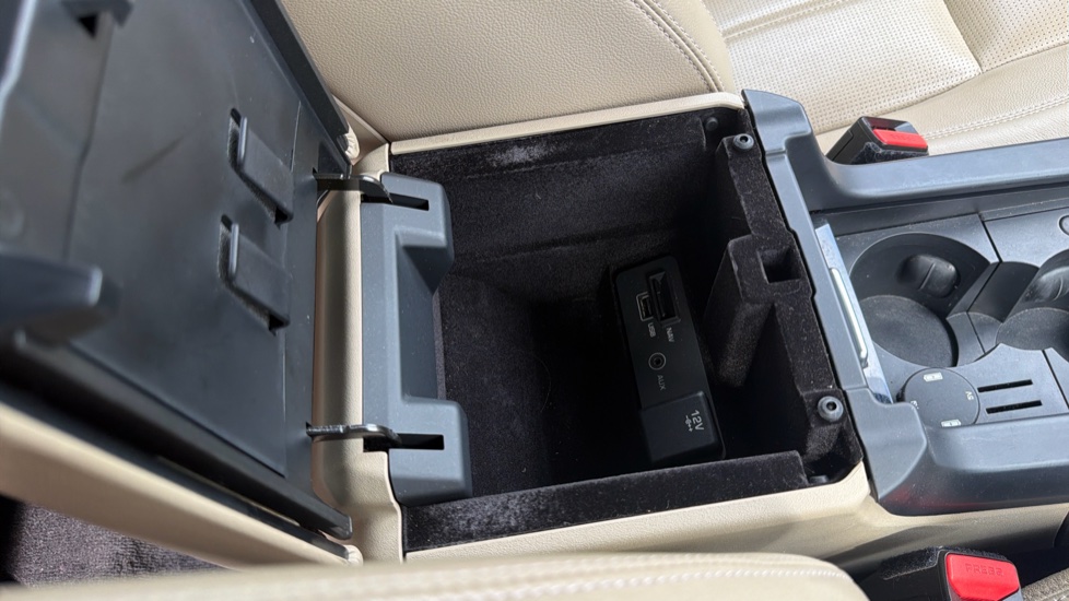 Land Rover Discovery Sport 2.0 TD4 180 HSE 5dr Auto Diesel Station Wagon - Image 40