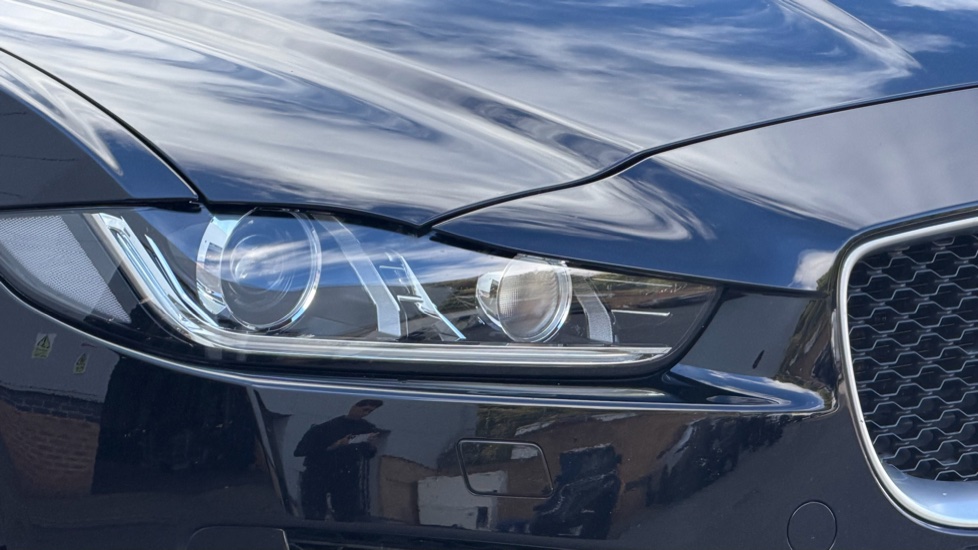 Jaguar XE 2.0 Ingenium R-Sport 4dr Auto Petrol Saloon - Image 17