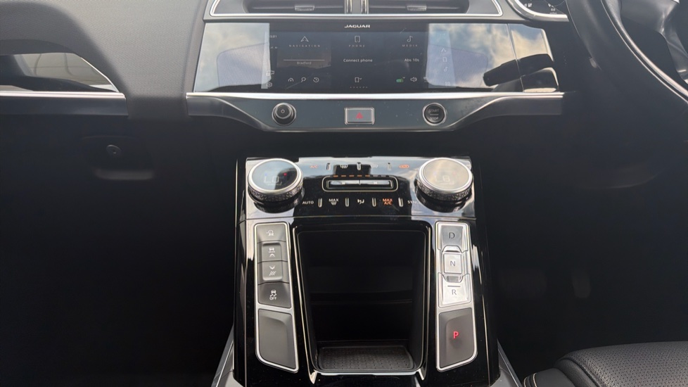 Jaguar I-Pace 294kW EV400 Black 90kWh 5dr Auto [11kW Charger] Electric Estate - Image 14