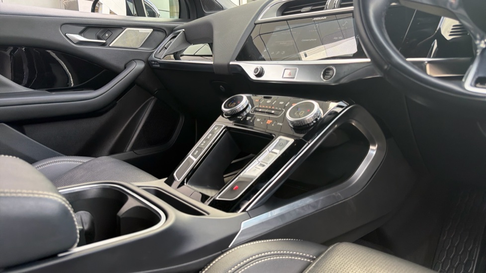Jaguar I-Pace 294kW EV400 Black 90kWh 5dr Auto [11kW Charger] Electric Estate - Image 22