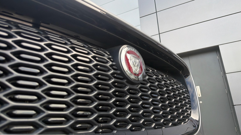 Jaguar I-Pace 294kW EV400 Black 90kWh 5dr Auto [11kW Charger] Electric Estate - Image 40