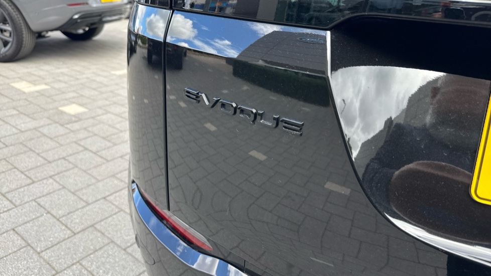 Land Rover Range Rover Evoque 2.0 D200 Edition 5dr Auto Diesel Hatchback - Image 21