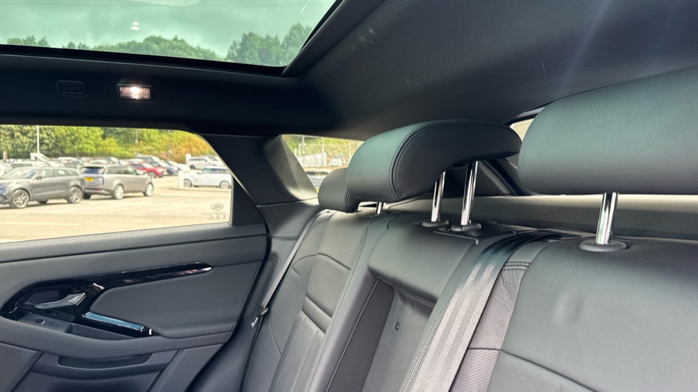 Land Rover Range Rover Evoque 2.0 D200 Edition 5dr Auto Diesel Hatchback - Image 31