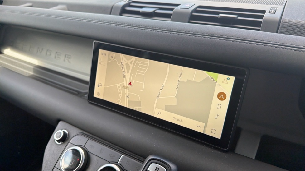 Land Rover Defender 3.0 D250 XS Edition 110 5dr Auto Diesel Estate - Image 11