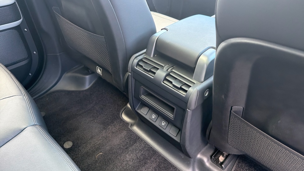 Land Rover Defender 3.0 D250 XS Edition 110 5dr Auto Diesel Estate - Image 18