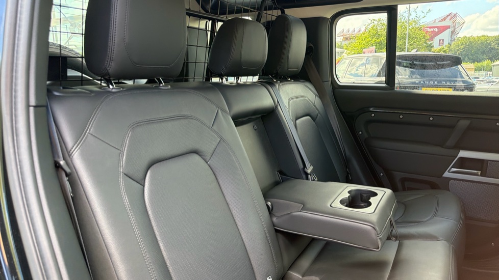 Land Rover Defender 3.0 D250 XS Edition 110 5dr Auto Diesel Estate - Image 20