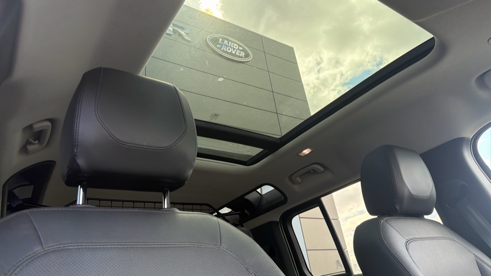 Land Rover Defender 3.0 D250 XS Edition 110 5dr Auto Diesel Estate - Image 40