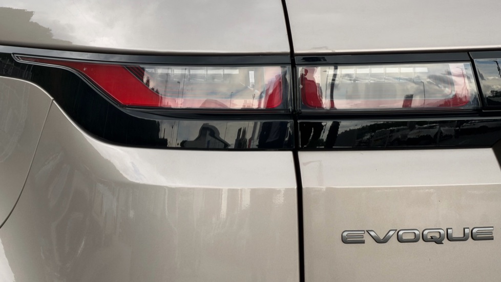Land Rover Range Rover Evoque 2.0 D200 R-Dynamic HSE 5dr Auto Diesel Hatchback - Image 19