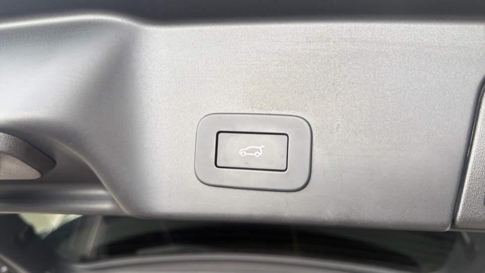 Land Rover Range Rover Evoque 2.0 D200 R-Dynamic HSE 5dr Auto Diesel Hatchback - Image 21