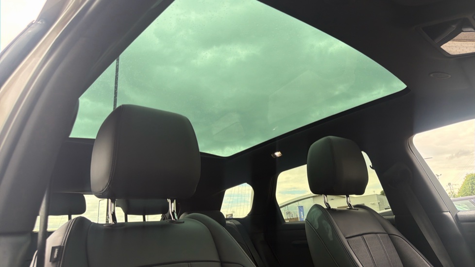 Land Rover Range Rover Evoque 2.0 D200 R-Dynamic HSE 5dr Auto Diesel Hatchback - Image 38