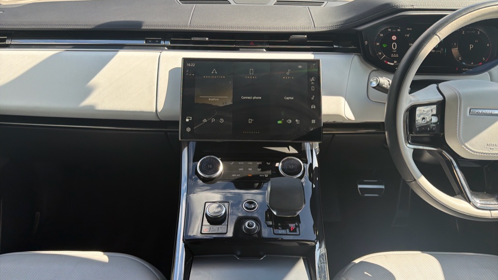 Land Rover Range Rover Sport 3.0 D300 Dynamic SE 5dr Auto Diesel Estate - Image 14