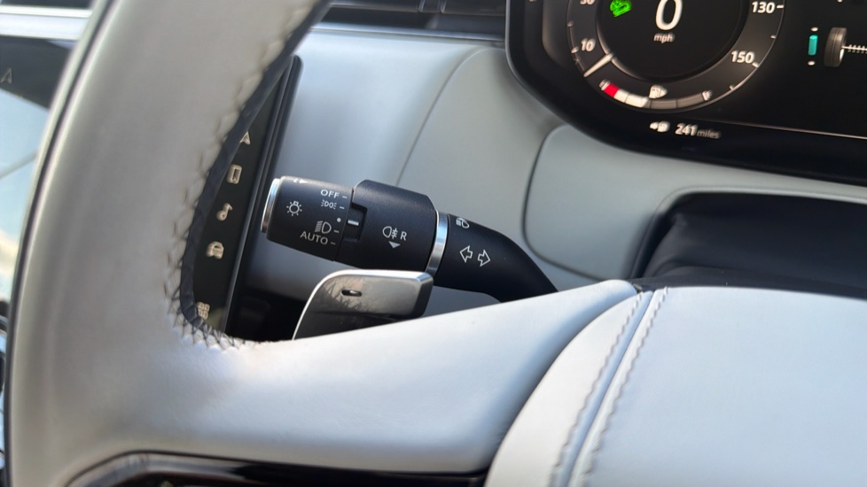 Land Rover Range Rover Sport 3.0 D300 Dynamic SE 5dr Auto Diesel Estate - Image 26