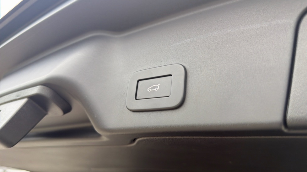 Land Rover Range Rover Evoque 2.0 D200 Evoque Edition 5dr Auto Diesel Hatchback - Image 21