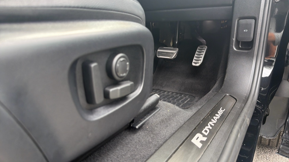 Land Rover Range Rover Evoque 2.0 D200 Evoque Edition 5dr Auto Diesel Hatchback - Image 28